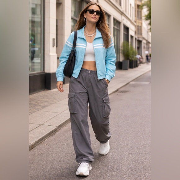 Nike Jackets & Blazers - Nike Zip Front Jacket With Side Pockets.